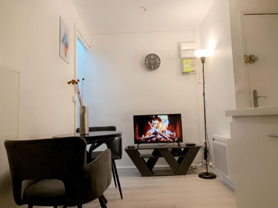 Coquet Appartement 2 Pieces Альфорвилль Экстерьер фото